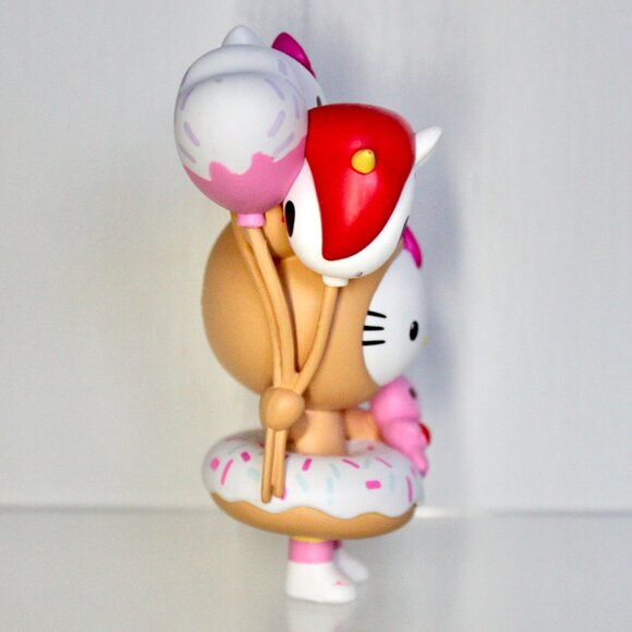 Tokidoki x Hello Kitty 50th Birthday Series: Hello Kitty-Tella Figurine - Picture 3 of 6